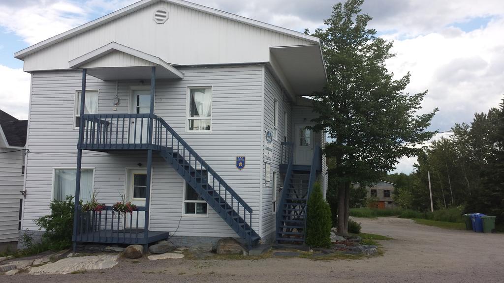 Les Appartements De La Bergeronnette Grandes-Bergeronnes Esterno foto